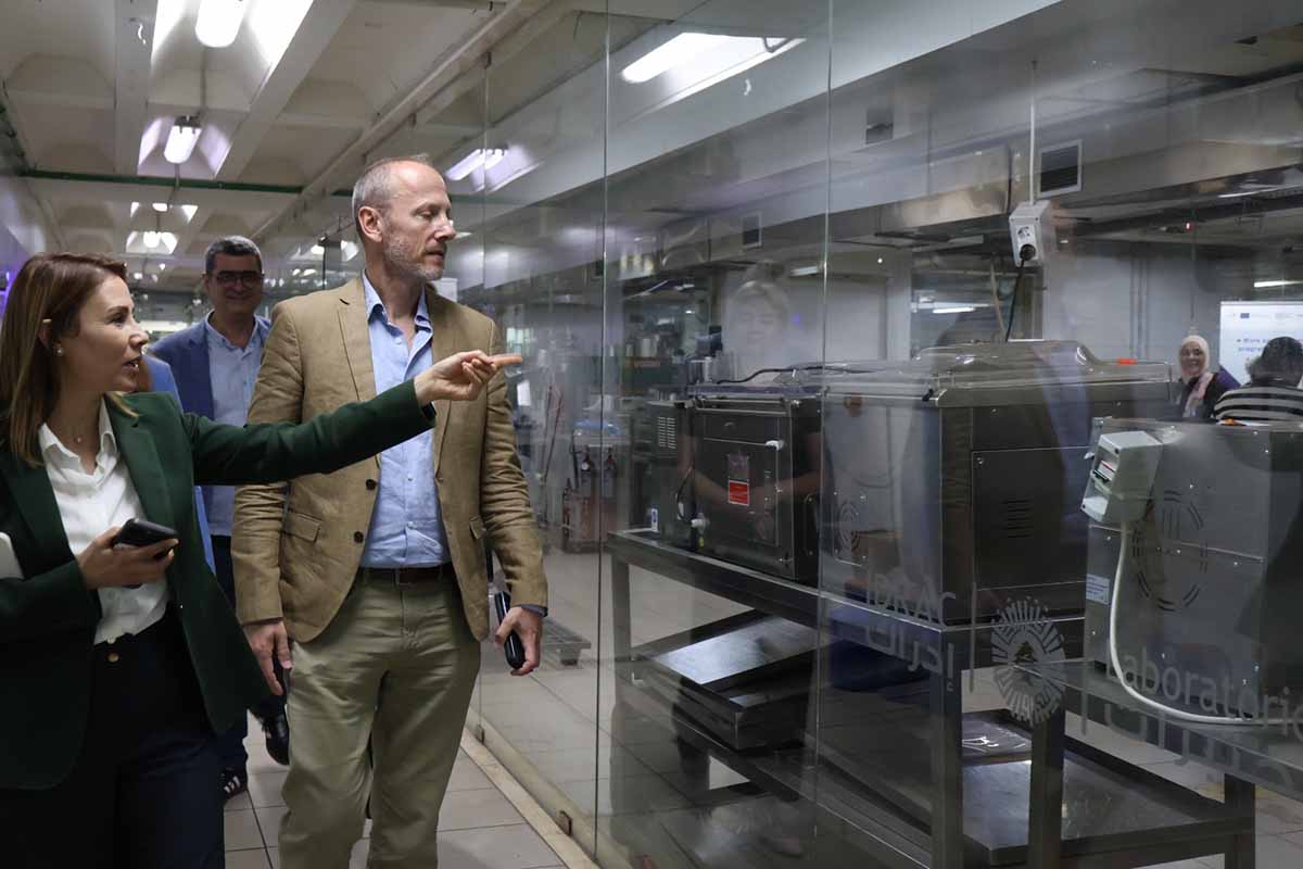 سفيرة بولندا تزور غرفة طرابلس الكبرى وتطّلع على مشاريعها الاقتصادية والإنمائية