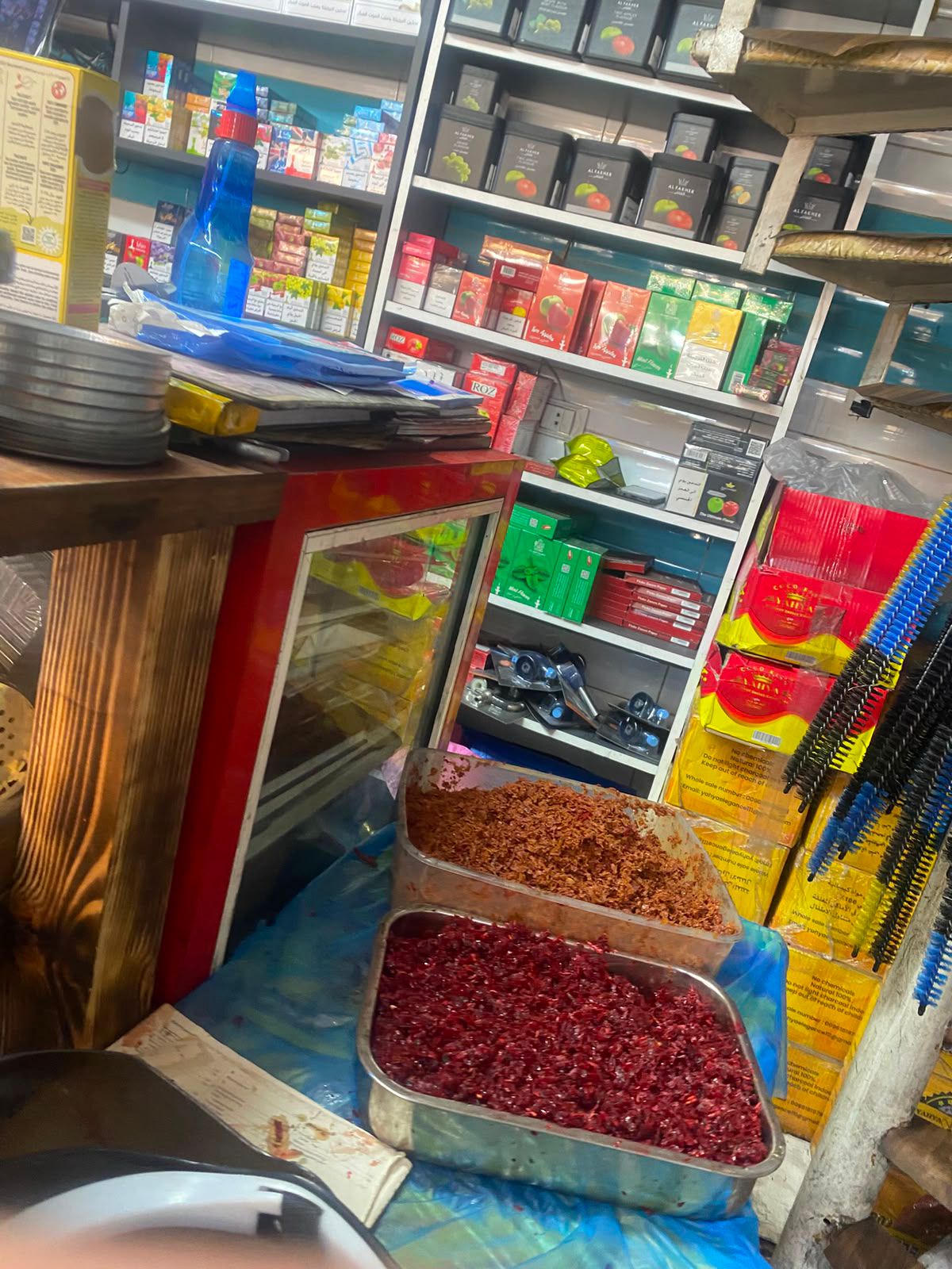 "الريجي" تضبط في الحمراء والمزرعة مصنوعات تبغية مهرّبة ومزوّرة