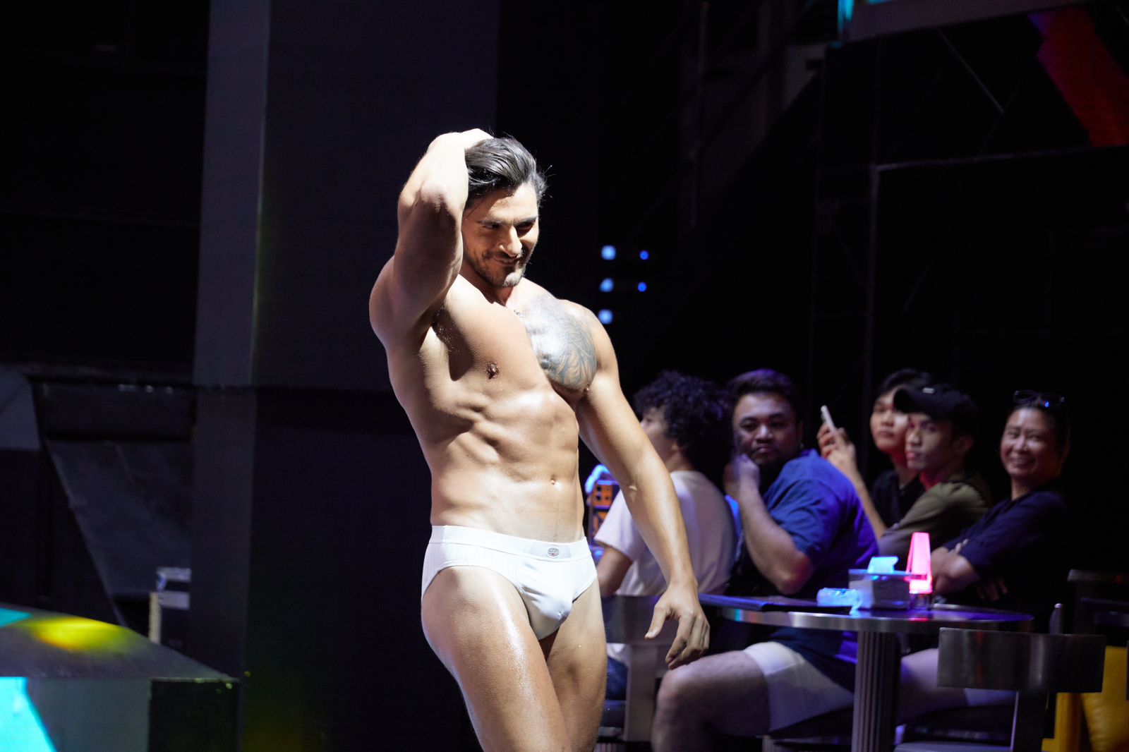 اللبناني إدغار جمّيل وصيف اول لمسابقة Man of the globe international