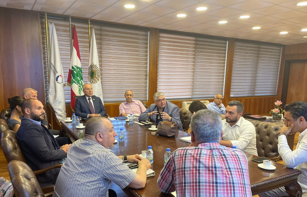 إجتماع عمل في غرفة طرابلس الكبرى للبحث في مشروع انشاء محطة إنتاج كهربائية على الطاقة الشمسية 