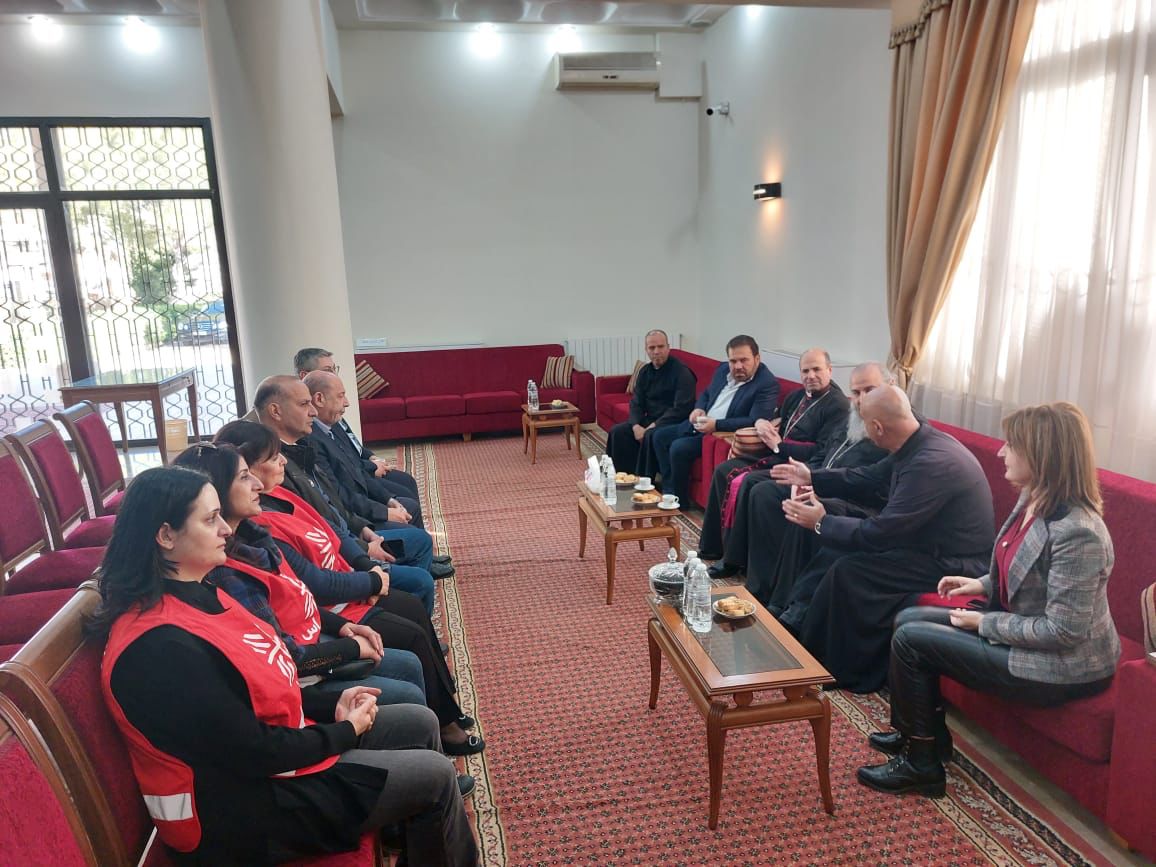 زيارة إنسانيّةً إلى عدد من المرضى 