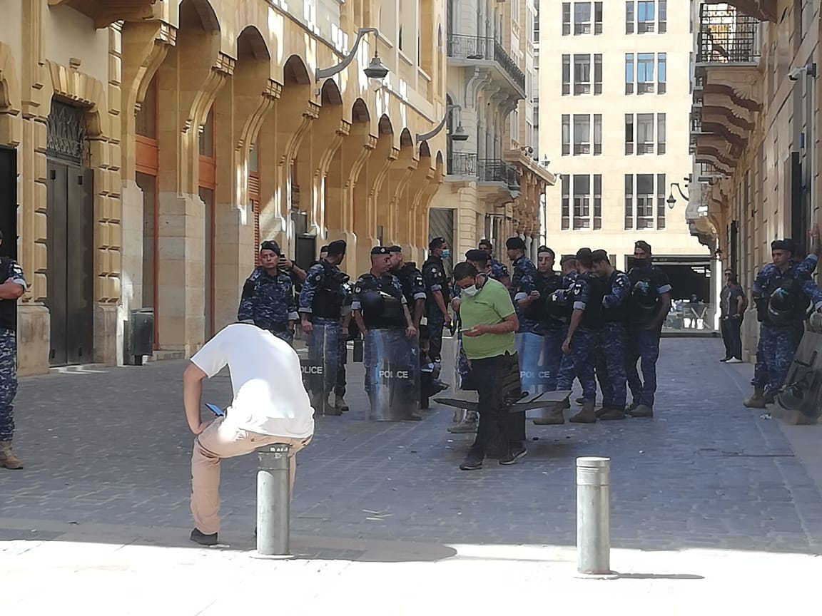 تحرك المودعين أمس أثبت إمكانية تحقيق المستحيل.. سلطة المصارف ستسقط حتماً