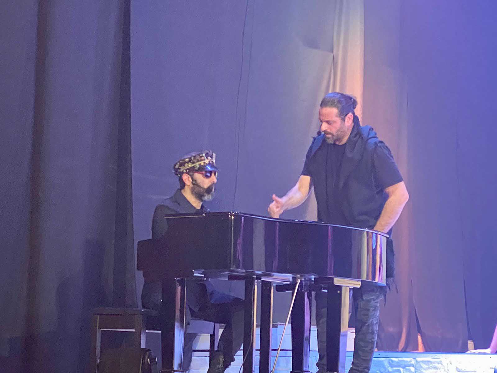 فريد وماهر الصباغ في إبداع جديد "مش بس عالميلاد" وما قصة يوسف الخال وكارين رميا؟