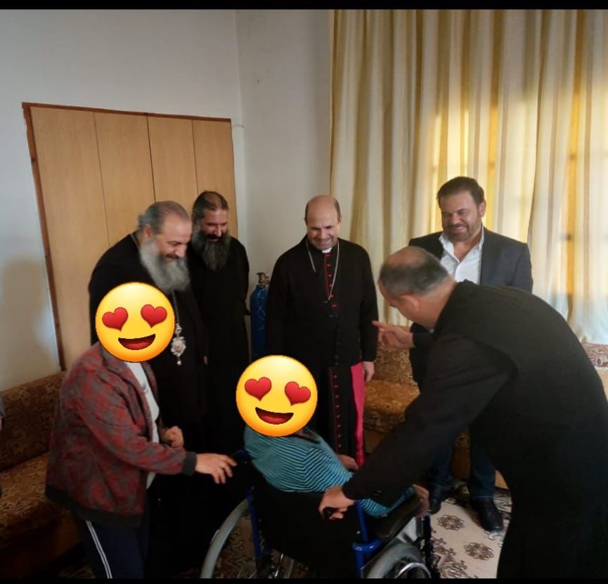 زيارة إنسانيّةً إلى عدد من المرضى 