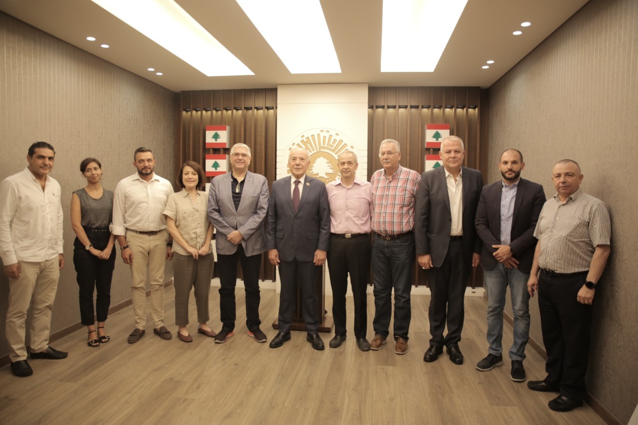 إجتماع عمل في غرفة طرابلس الكبرى للبحث في مشروع انشاء محطة إنتاج كهربائية على الطاقة الشمسية 