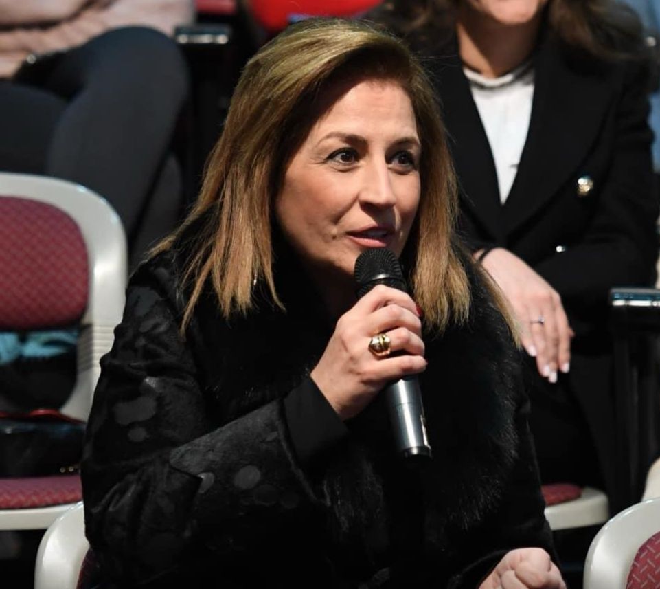 " أمي ملكتي " في جامعة سيدة اللويزة ...