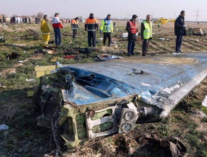 جانب من حطام الطائرة الأوكرانية التي أسقطتها صواريخ إيرانية.