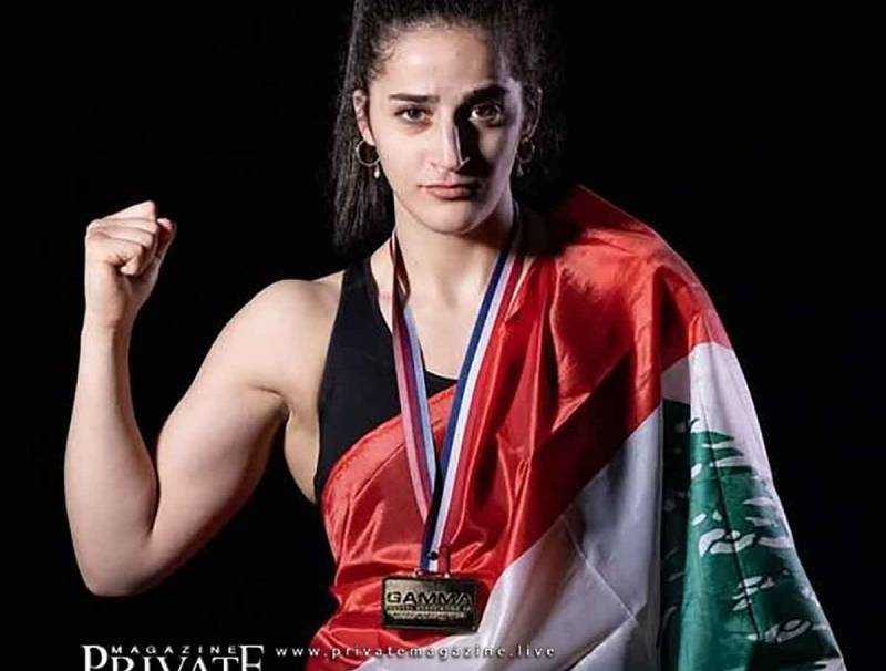 مجددا ساندرا أنطوان سكر ترفع علم لبنان عاليا