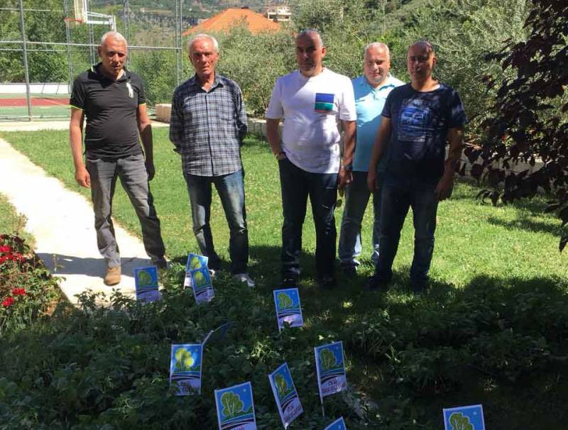  توزيع شتولاً صيفية من قبل بلديتي المزاريب وعرستا (قضاء جبيل)