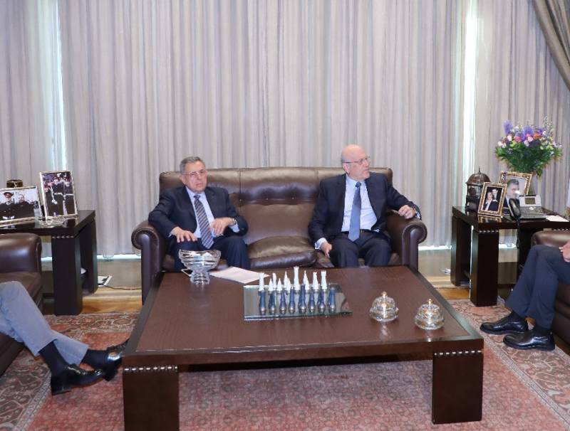  الرئيس عون ترأس اجتماعا في حضور دياب وتوافق على ان تكون الارقام الواردة في خطة الحكومة منطلقا صالحا لاستكمال المفاوضات مع صندوق النقد