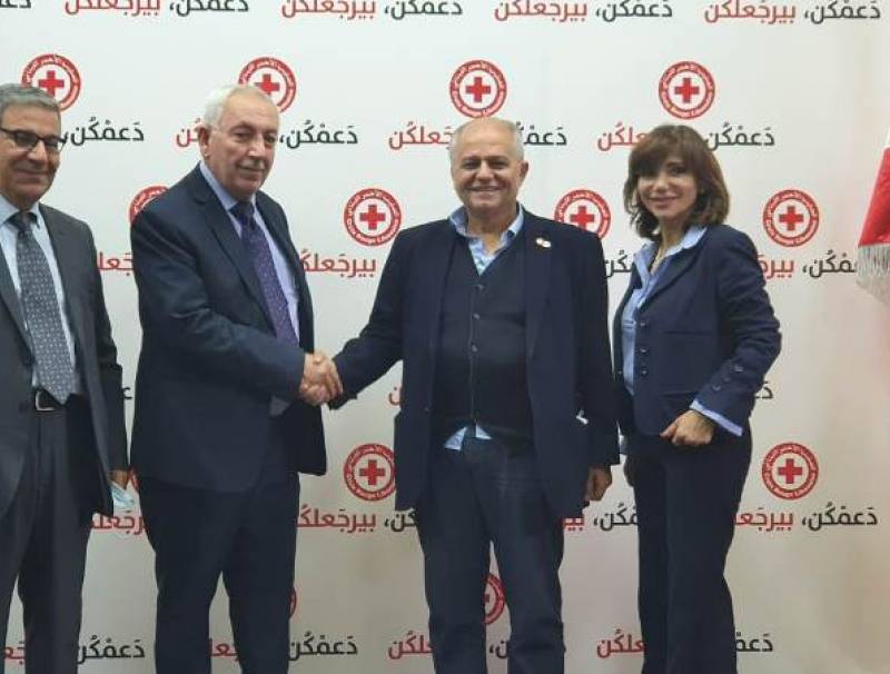 قنصل سييراليون سلم الصليب الاحمر اللبناني 30 الف دولار تبرعا من الجالية اللبنانية