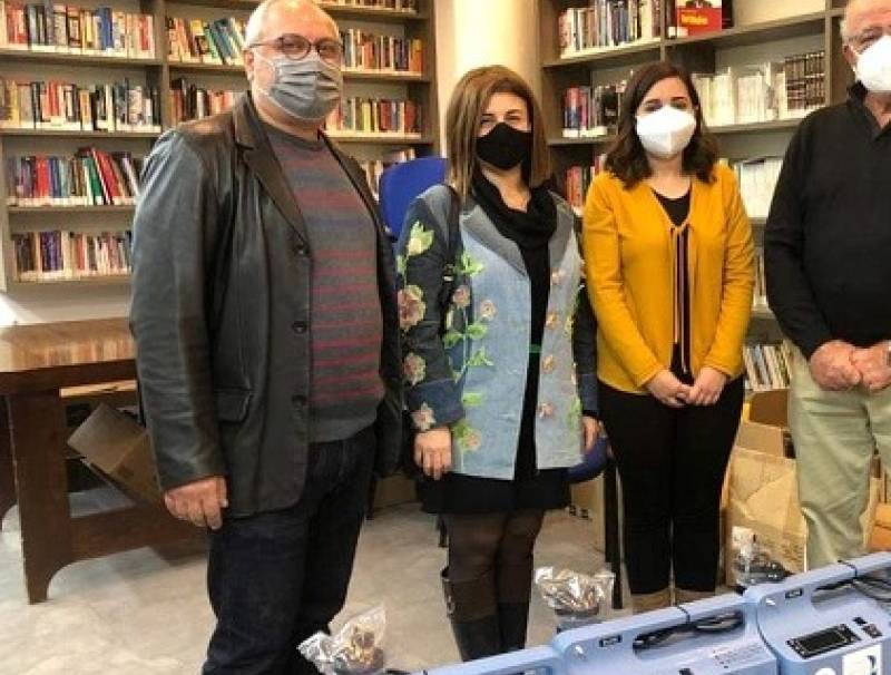 بلدية البترون تسلمت معدات طبية واجهزة تنفس من جمعية تجار البترون