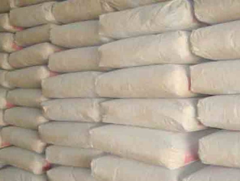 دهم تجار السوق السوداء للاسمنت في انفة