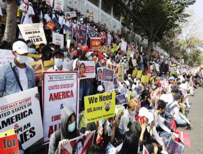 إصابة شخصين بإطلاق نار خلال تظاهرة مناهضة للانقلاب في بورما