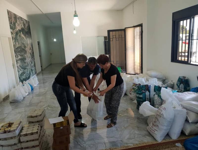 للمرة الثانية بلدية عبرين توزع حصصاغذائية 