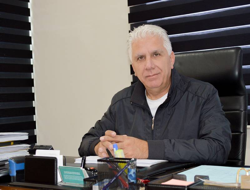 الا تكفي معاناة الناس من ذل وقهر وحالة حرب قاسية والكل يعيش كل يوم بيومه ولا أحد يدري ماذا ينتظره وماذا سيحل به ومصيره غامض وربما أسود..؟ لنسمع خبر انقطاع المياه مجددا عن شارع أنت أخي في منطقة “بلونة "  الكسروانية ومنطقة السهيلة والجوار، عبر الناشط السياسي والبيئي الدكتور بول الحامض، وقع الخبر جاء  كالصاعقة على رؤوسنا لأن الناس لا ينقصها معاناة وهموم إضافية.. وناشد د. الحامض المعنيين من فعاليات ونواب ورؤساء بلديات منطقة كسروان الى التحرك السريع لحل هذه الأزمة لأن عنصر المياه هو الأساس والأكثر إلحاحا في حيات