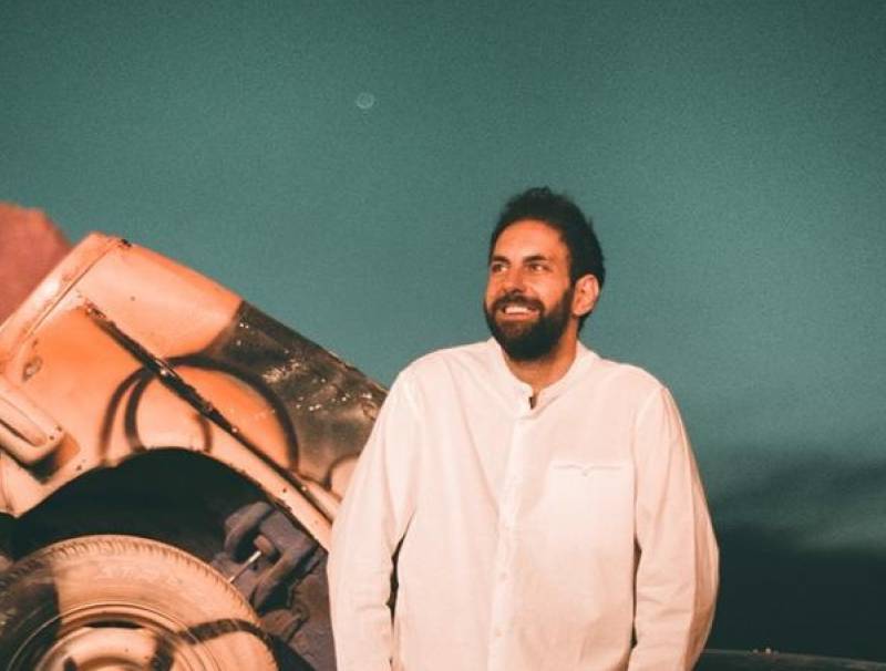 بكلمات مليئة بالحب..سامر طبال يطلق "لمسيني"!