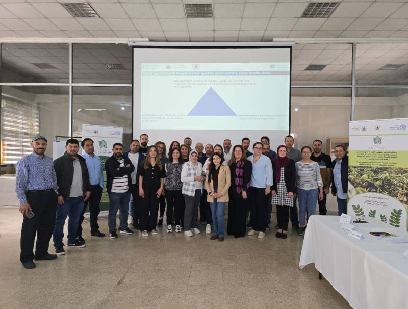 زيارة تهنئة وبحث في القضايا العامة تجمع المطران العمار ووفدًا من السجل العقاري وبلدية العدوسية  