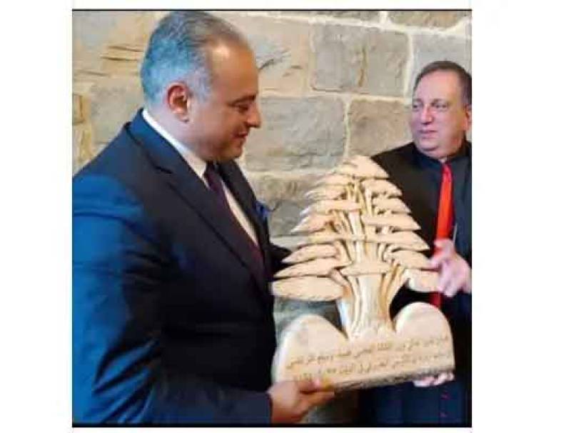 قال الوزير السابق القاضي محمد وسام المرتضى تعليقاً على الأحداث المتسارعة:" في هذه الأيام الحرجة يستفحلُ الخطرُ على لبنان أكثر من أيّ وقتٍ مضى، ويقفُ كلُّ لبناني أمام امتحانٍ ضميري ووطني".    أضاف :"من حق ّكلّ لبناني أن يطرح رؤيته، وأن يتطلّع الى حصر السلاح بيد الدولة، وهذا الحقُّ المشروع يرقى الى مرتبة الواجب اذا كان نابعاً من وطنيةٍ صافية ومبنياً على استراتيجيةٍ واضحة ومنطلقاً من رغبةٍ في بناءٍ دولةٍ جامعةٍ عادلةٍ مقتدرة".    وتابع :" لكن الواجب الأساس وطنياً يفرض علينا اليوم أن نطرح جانباً كلّ خلافٍ داخلي