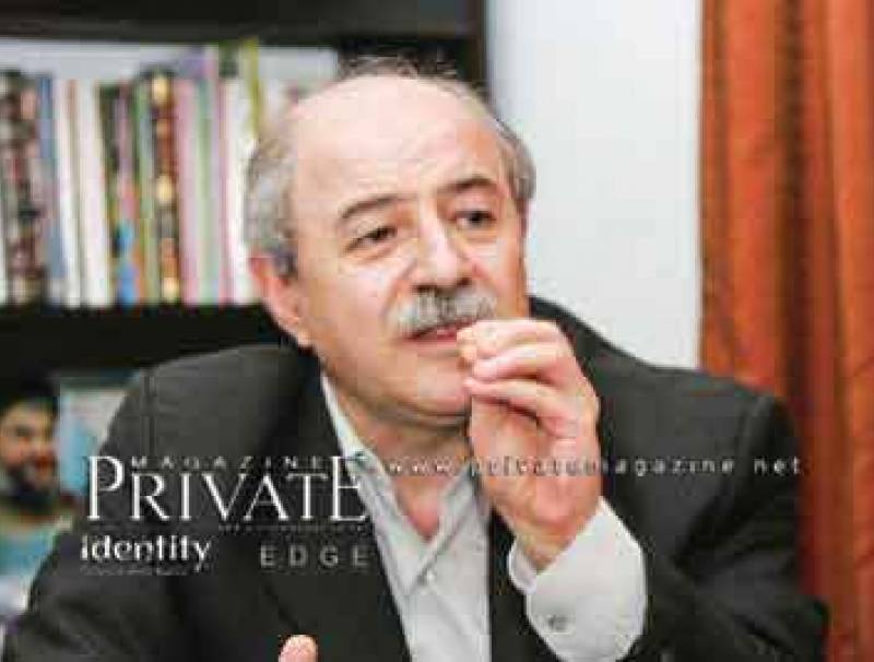 الدكتور يحيى غدار